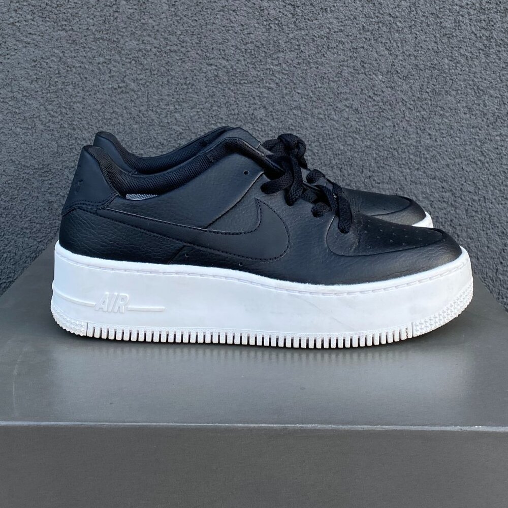 Nike Air Force 1 Sage Low - Black Leather with Platform